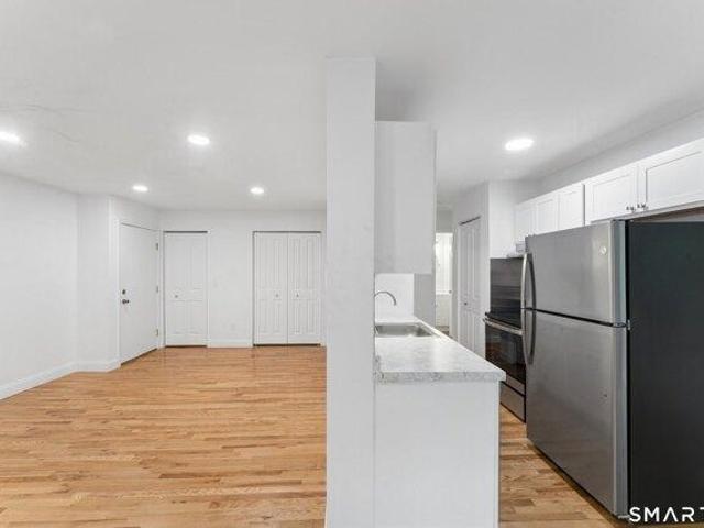 condo with 2 bedroom, Danbury CT ES105426037