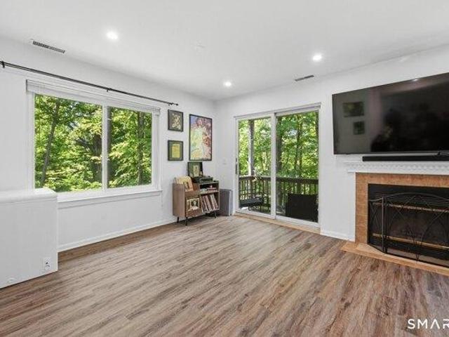 condo with 2 bedroom, Danbury CT ES105441334