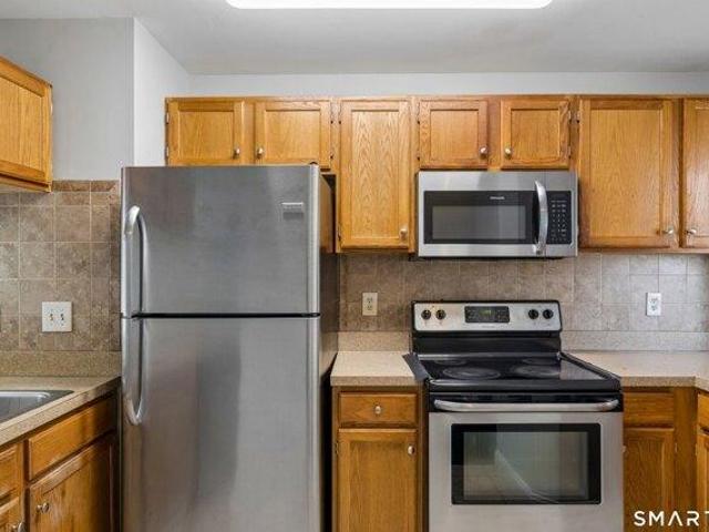 condo with 2 bedroom, Danbury CT ES105474398