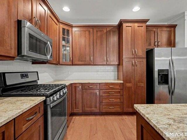 condo with 2 bedroom, Danbury CT ES105495231