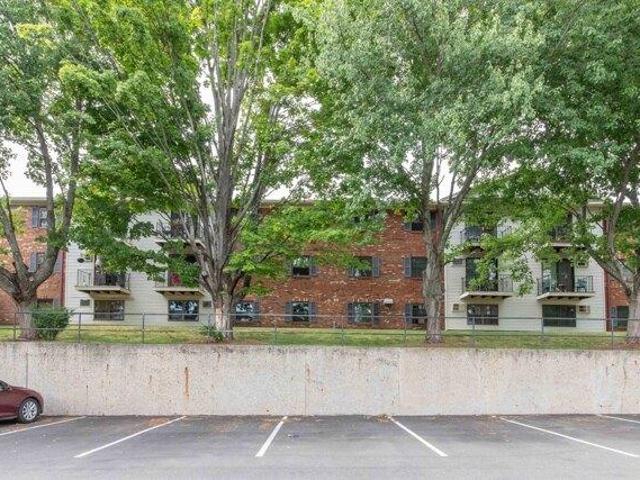 condo with 2 bedroom, Derry NH DS104299482