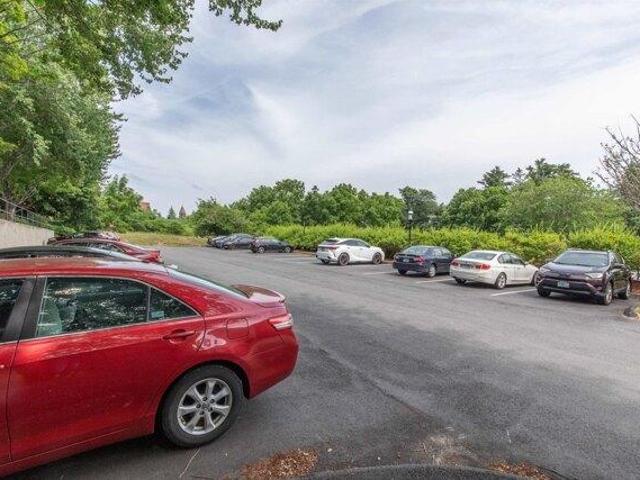 condo with 2 bedroom, Derry NH ES104299482