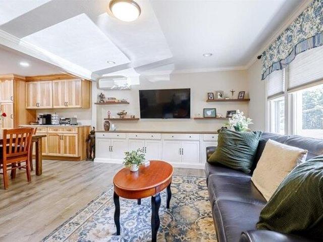 condo with 2 bedroom, Derry NH ES104329415