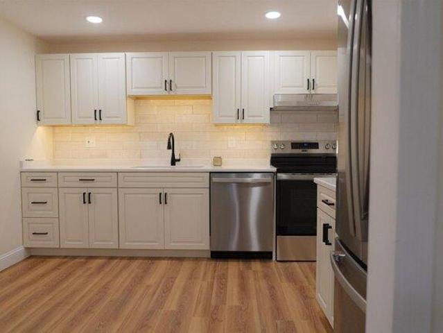 condo with 2 bedroom, Derry NH ES104478521