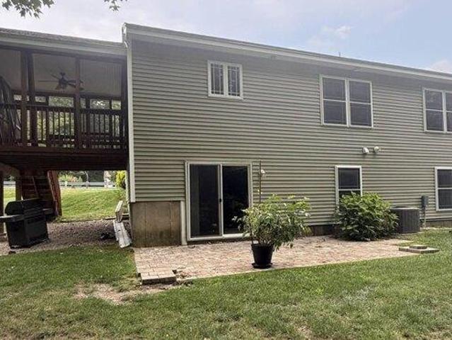 condo with 2 bedroom, Derry NH ES105399844