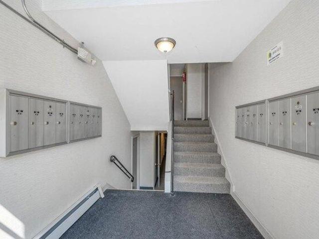 condo with 2 bedroom, Derry NH ES105439701