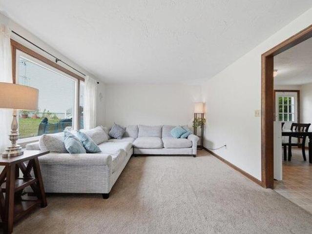 condo with 2 bedroom, Derry NH ES105513099