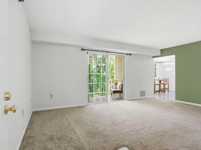 condo with 2 bedroom, Dracut MA ES104410734