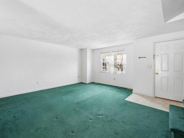 condo with 2 bedroom, Dracut MA ES104512673