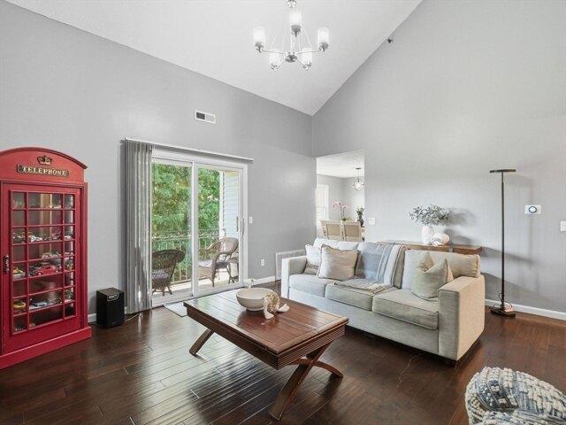 condo with 2 bedroom, Dracut MA ES104296812
