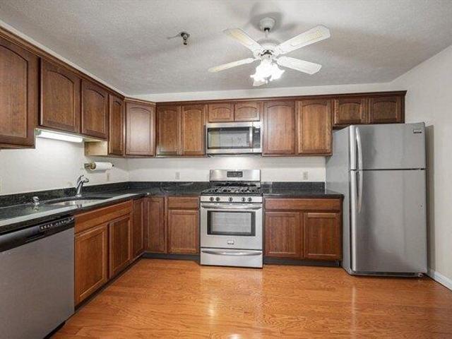 condo with 2 bedroom, Dracut MA ES104330924