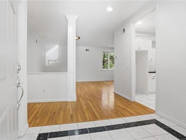 condo with 2 bedroom, East Greenwich RI ES103442622