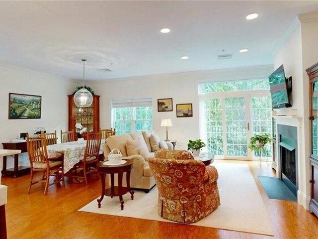 condo with 2 bedroom, East Greenwich RI ES105658692