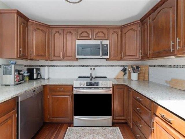 condo with 2 bedroom, East Greenwich RI ES105696921