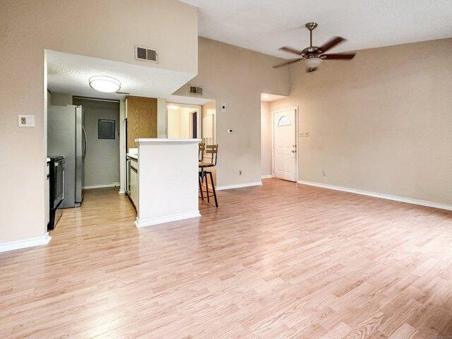 condo with 2 bedroom, East Hartford CT ES104511714