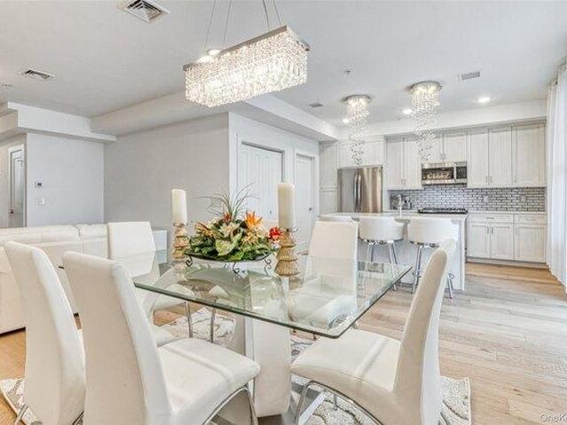 condo with 2 bedroom, East Rockaway NY ES103622670