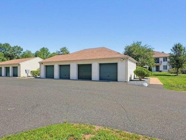 condo with 2 bedroom, Easton MA ES105438799