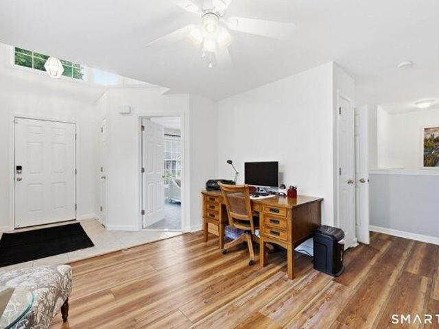 condo with 2 bedroom, Ellington CT ES105536823