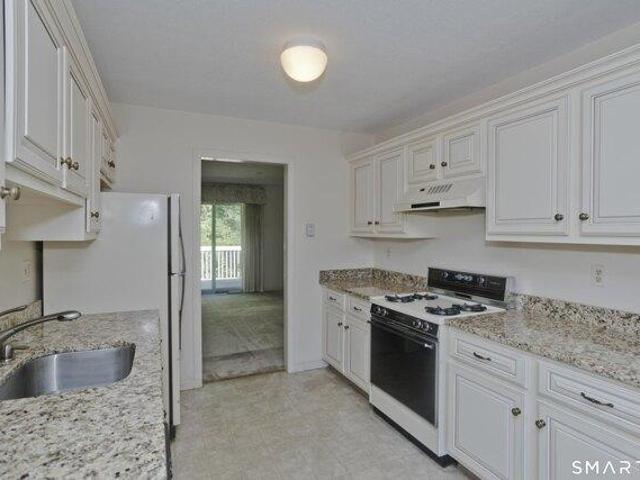 condo with 2 bedroom, Enfield CT ES105591298