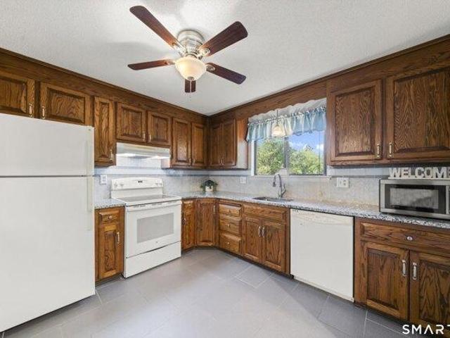 condo with 2 bedroom, Enfield CT ES105612739