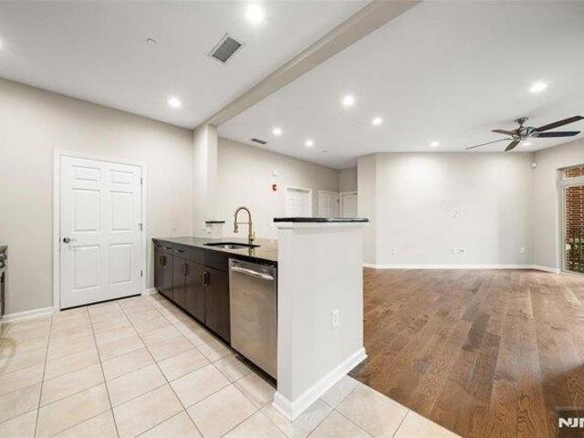 condo with 2 bedroom, Englewood NJ ES105562456