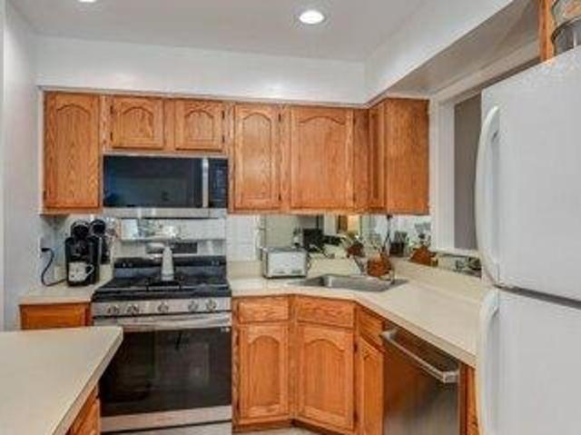 condo with 2 bedroom, Englishtown NJ ES105514733