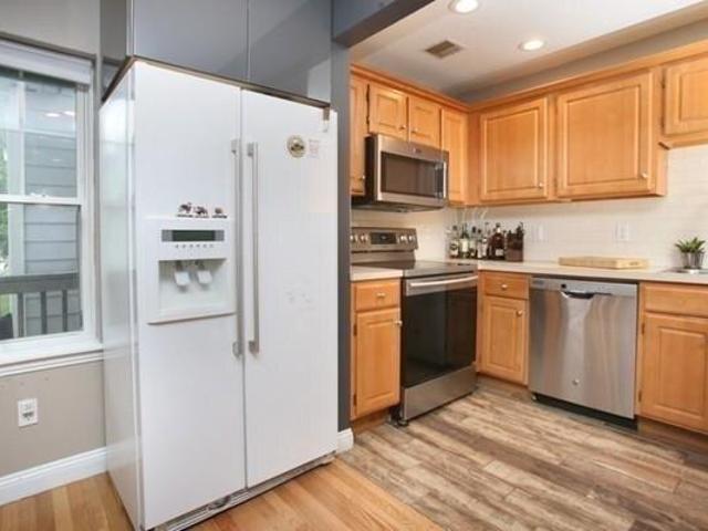 condo with 2 bedroom, Everett MA ES104605222