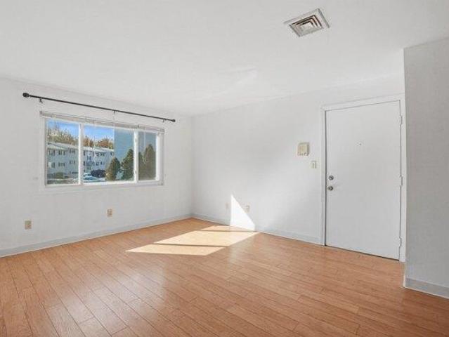 condo with 2 bedroom, Fall River MA ES105632496