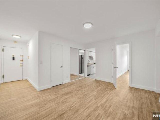 condo with 2 bedroom, Fort Lee NJ ES105257709
