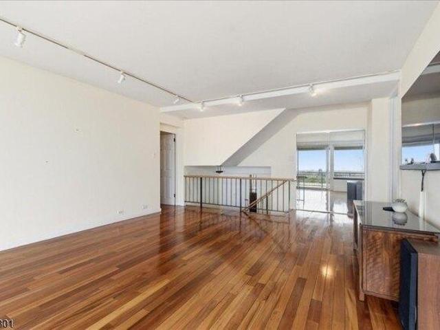 condo with 2 bedroom, Fort Lee NJ ES105561538