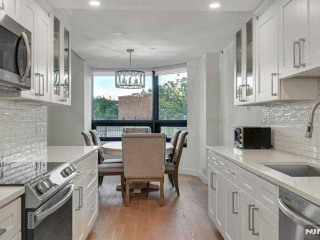 condo with 2 bedroom, Fort Lee NJ ES105574972