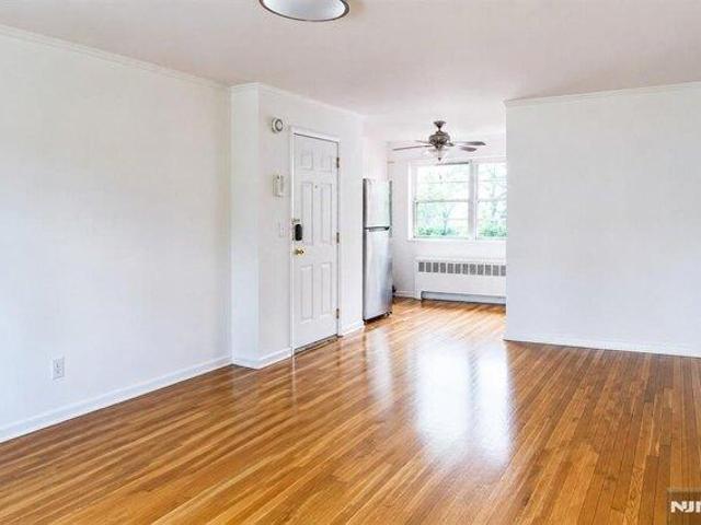 condo with 2 bedroom, Fort Lee NJ ES105577844