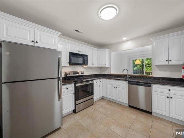 condo with 2 bedroom, Fort Lee NJ ES105588614