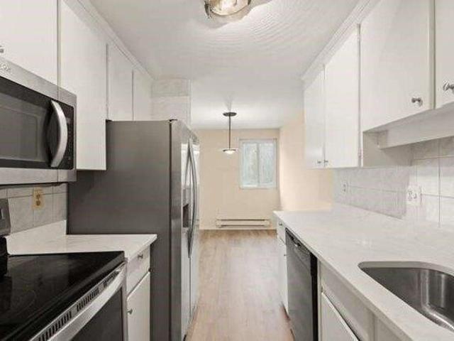 condo with 2 bedroom, Foxboro MA ES105385015