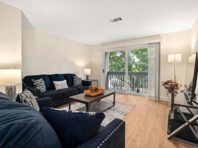 condo with 2 bedroom, Franklin MA ES105428035