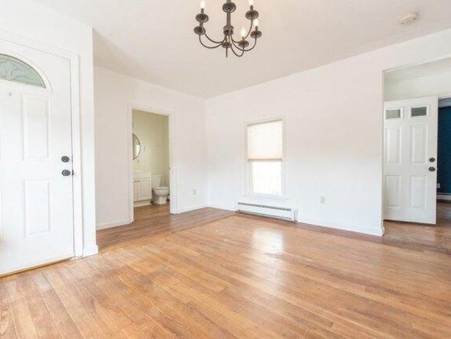 condo with 2 bedroom, Franklin MA ES105577950