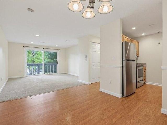 condo with 2 bedroom, Franklin MA ES105514049