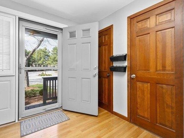condo with 2 bedroom, Franklin MA ES105533833