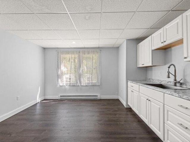 condo with 2 bedroom, Gilford NH ES105631184