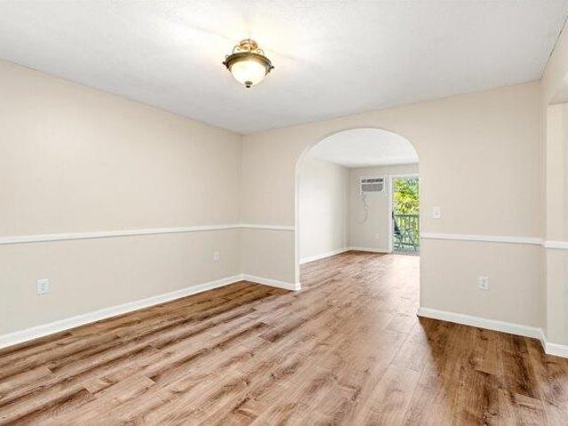 condo with 2 bedroom, Goffstown NH ES105426722