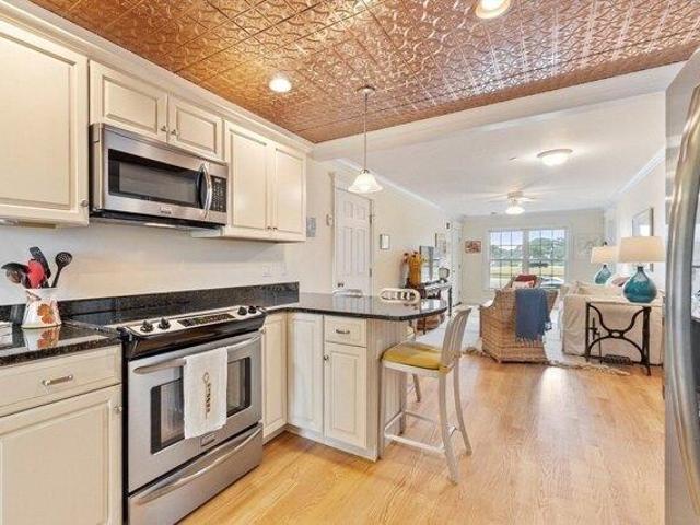 condo with 2 bedroom, Gloucester MA ES105442678
