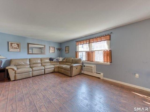 condo with 2 bedroom, Glastonbury CT ES105276566