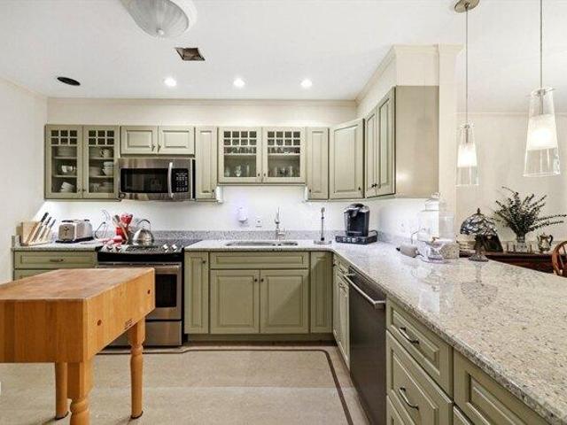 condo with 2 bedroom, Greenfield MA ES104921430