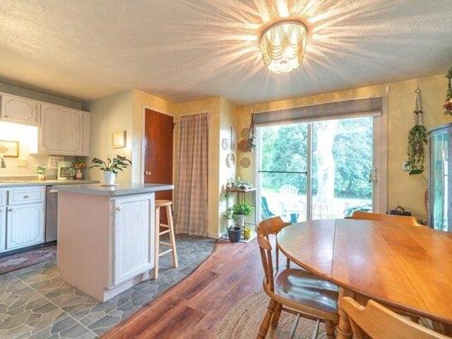 condo with 2 bedroom, Greenfield MA ES105366381