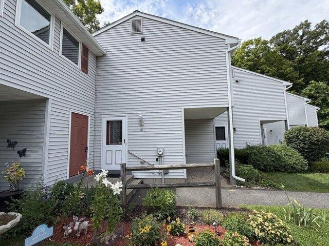 condo with 2 bedroom, Greenfield MA ES105516429