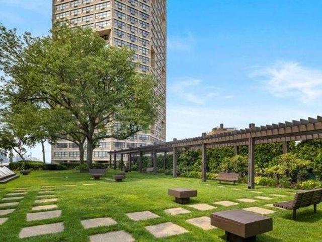 condo with 2 bedroom, Guttenberg NJ ES105559275