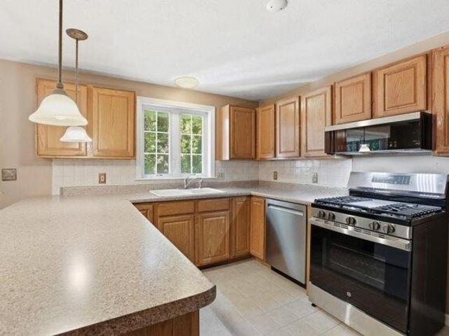 condo with 2 bedroom, Hampstead NH ES105425949