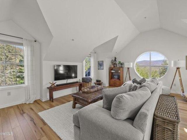 condo with 2 bedroom, Hancock MA ES105239219