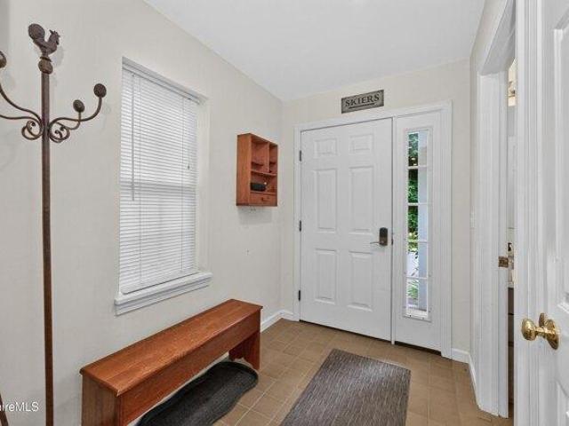 condo with 2 bedroom, Hancock MA ES105475953