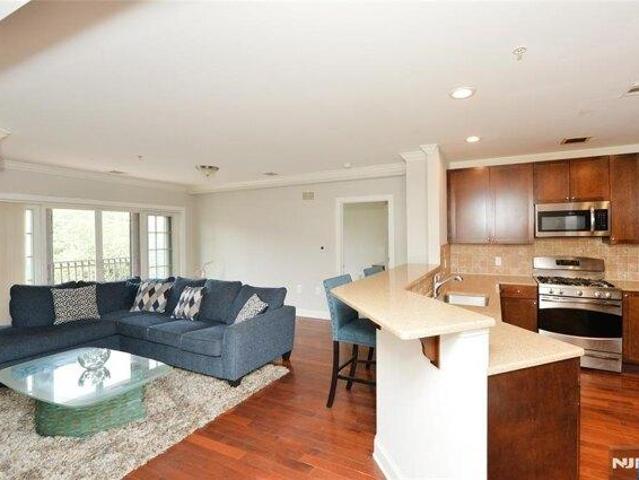 condo with 2 bedroom, Hackensack NJ ES105319209